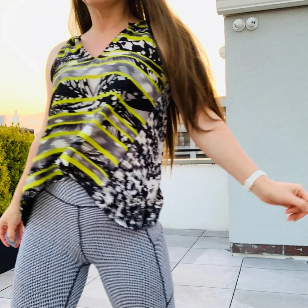 Parker Genuine Silk Wrap Cut Out Back Cami Blouse Modern Abstract City Wall Art - Picture 11 of 15